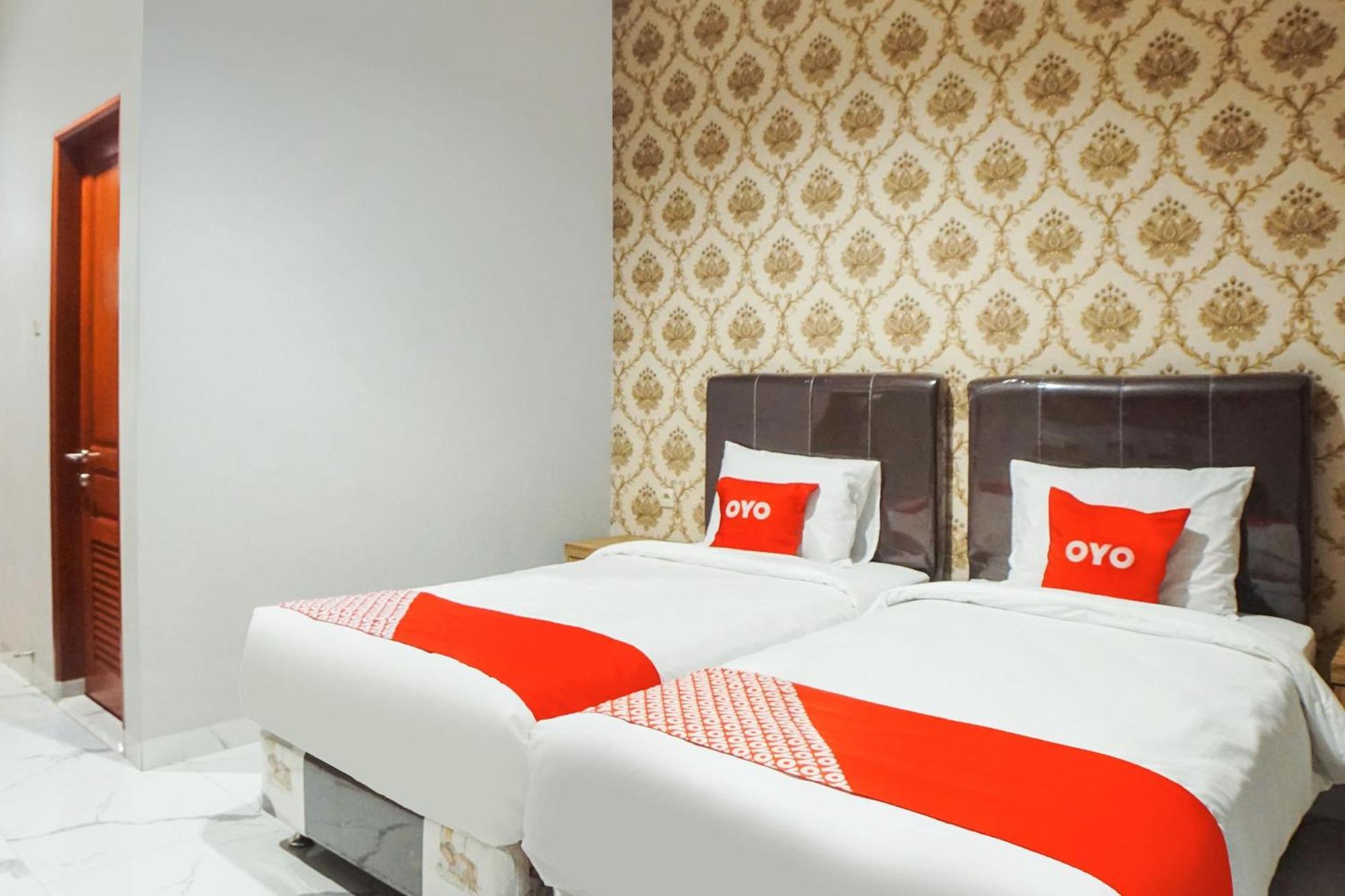 Super Oyo Capital O 92066 Papakoel Hotel & Cafe Medan Kültér fotó