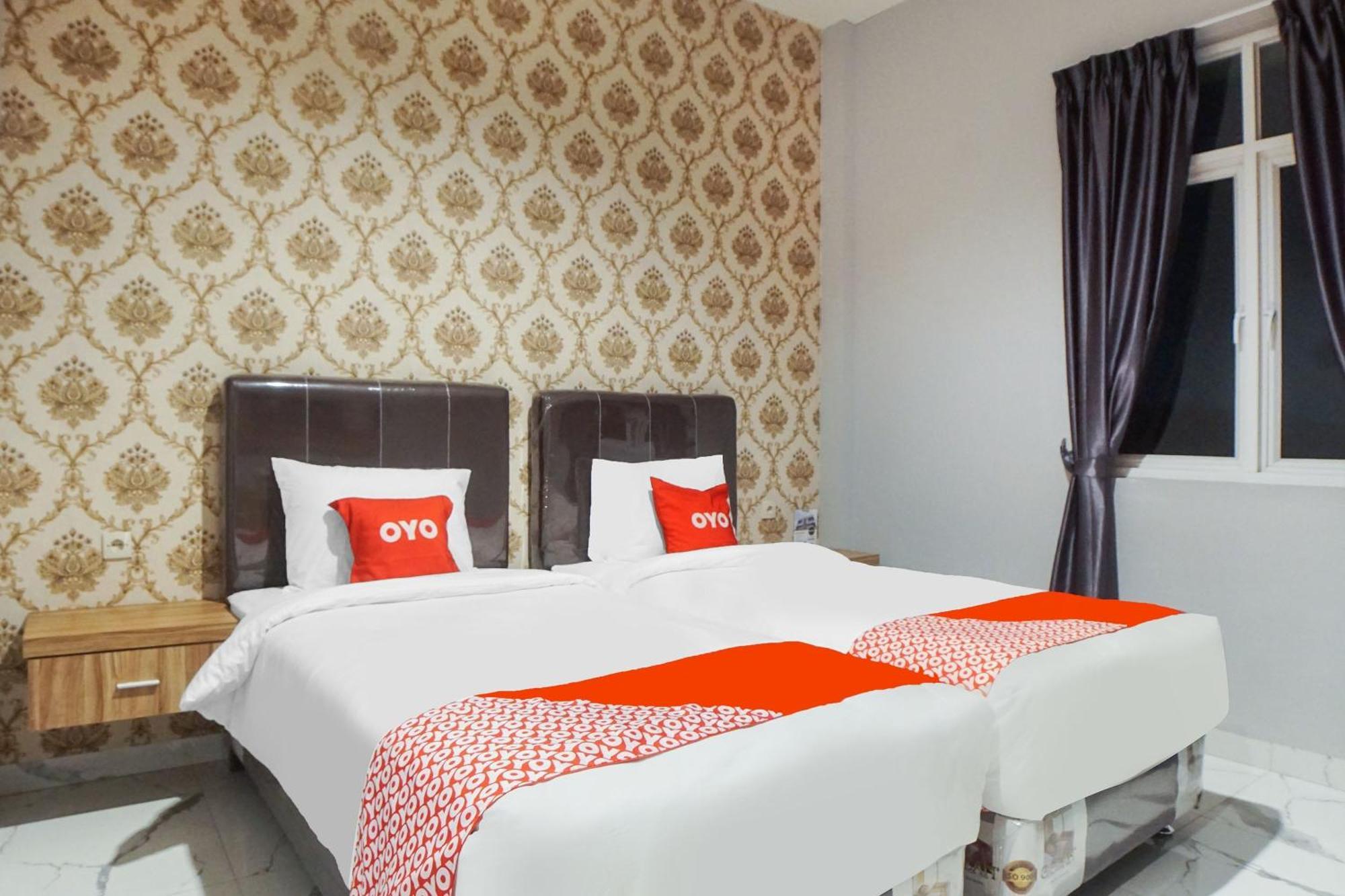 Super Oyo Capital O 92066 Papakoel Hotel & Cafe Medan Kültér fotó
