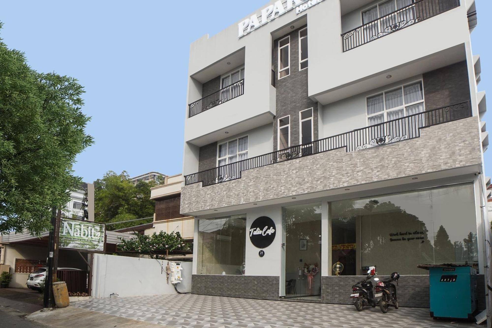 Super Oyo Capital O 92066 Papakoel Hotel & Cafe Medan Kültér fotó