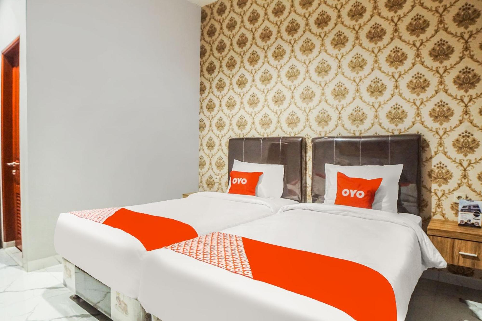 Super Oyo Capital O 92066 Papakoel Hotel & Cafe Medan Kültér fotó