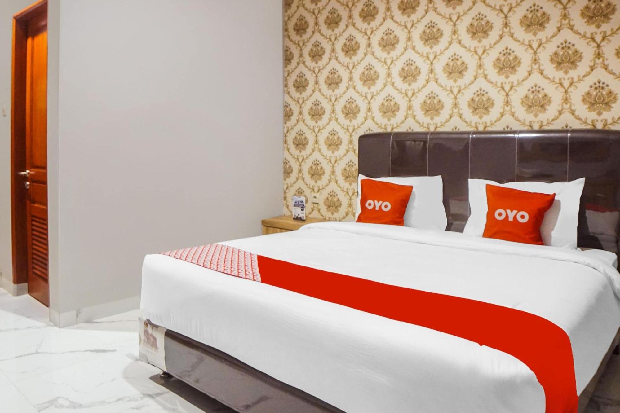 Super Oyo Capital O 92066 Papakoel Hotel & Cafe Medan Kültér fotó
